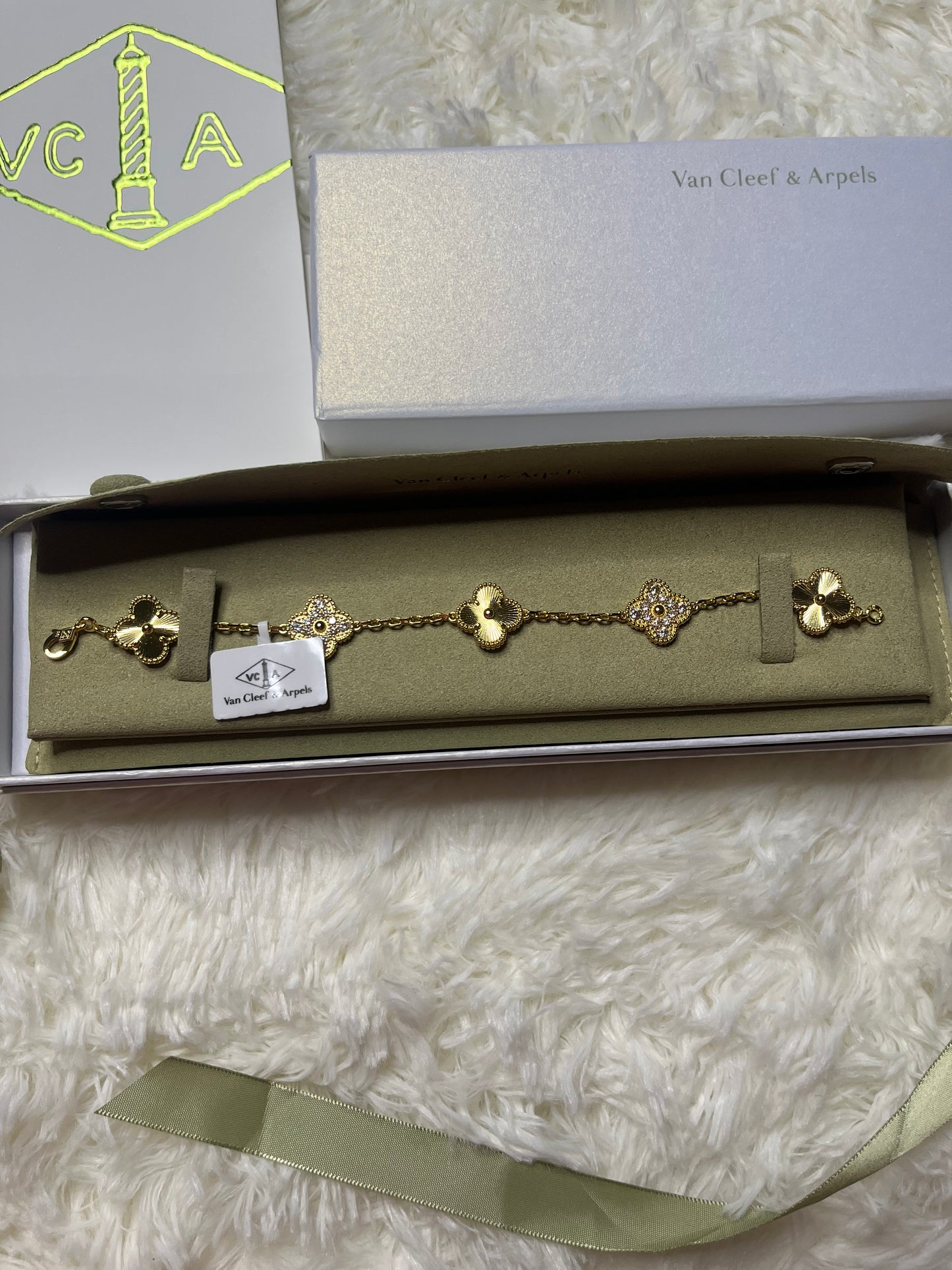 Gold/Diamond 5 Clover Bracelet (pre-order)