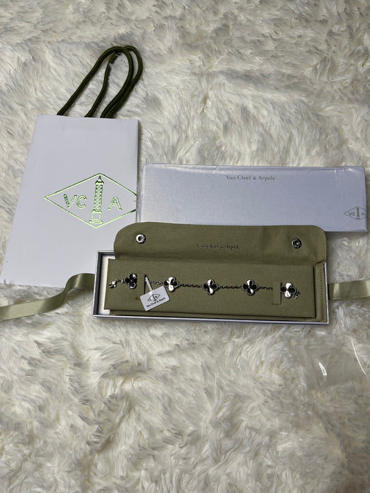 Sliver 5 Clover Bracelet (pre-order)