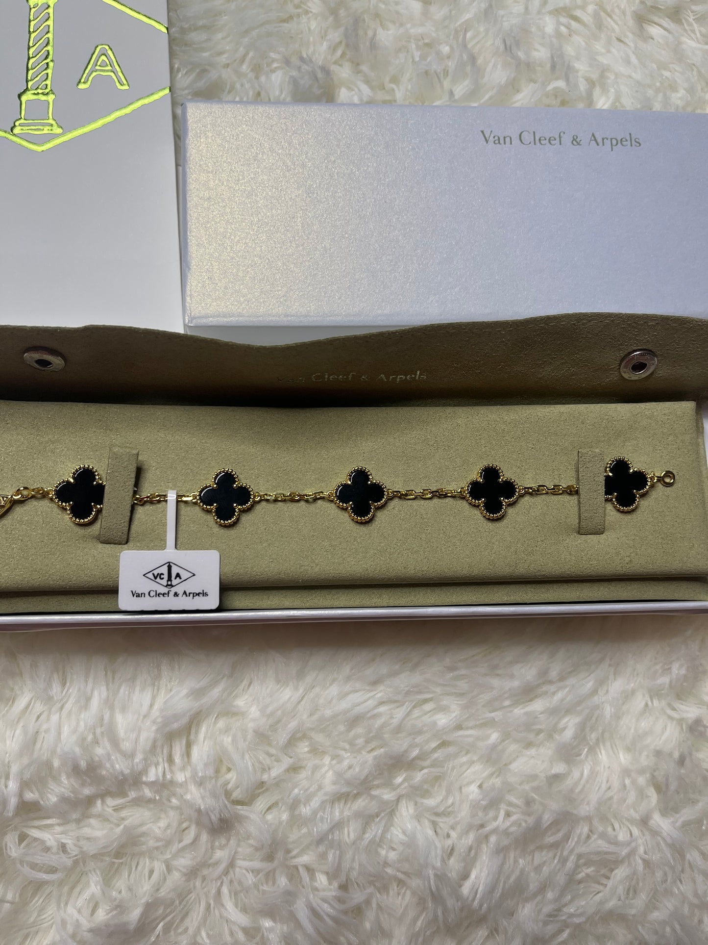 Black/Gold 5 Clover Bracelet (pre-order)