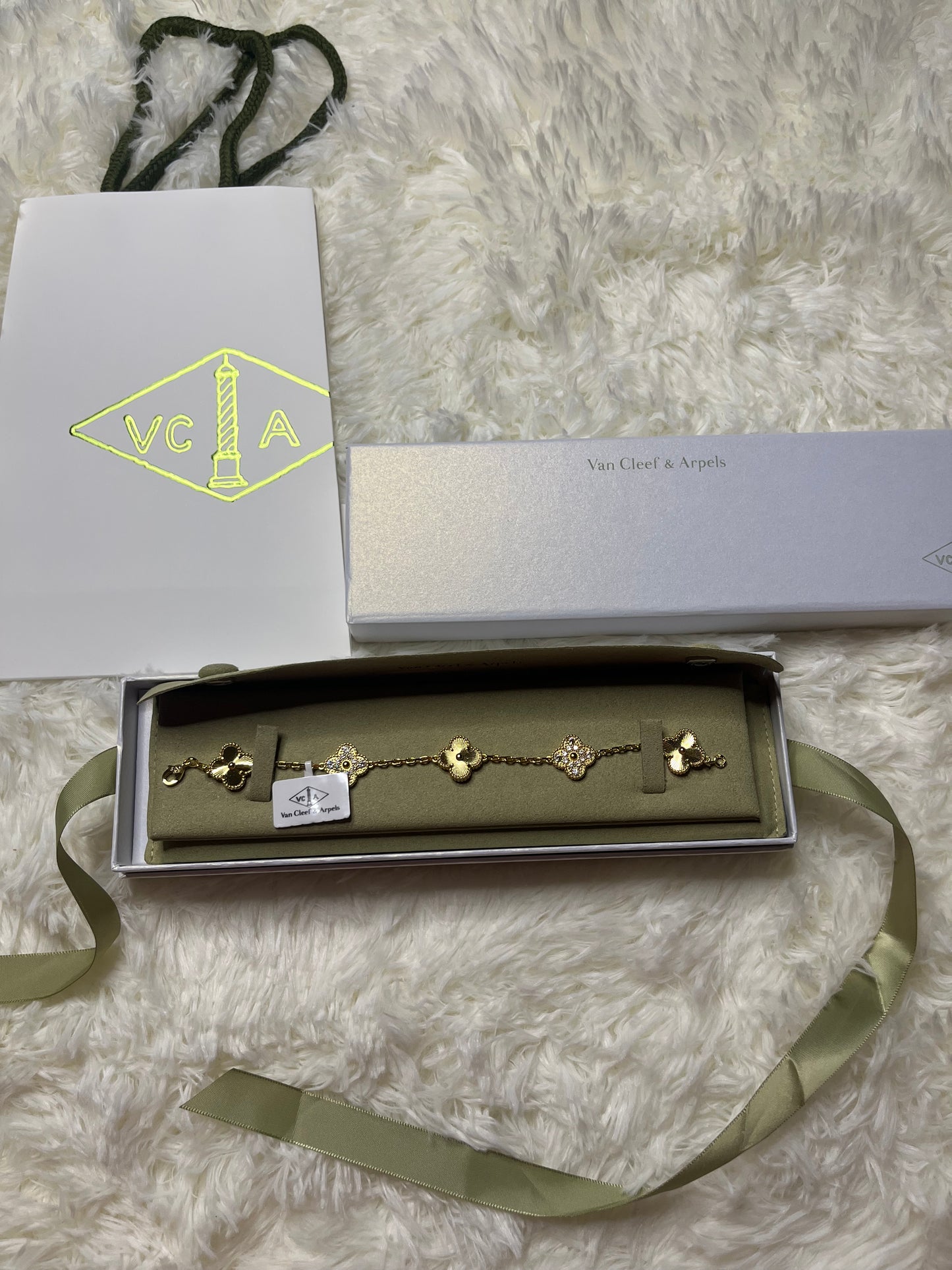 Gold/Diamond 5 Clover Bracelet (pre-order)
