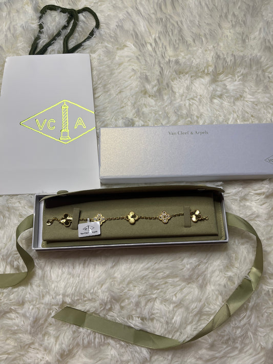 Gold/Diamond 5 Clover Bracelet (pre-order)